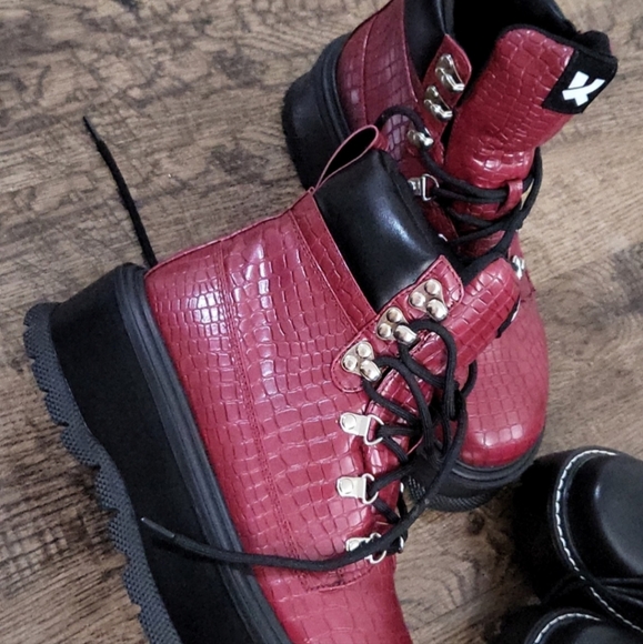 Shoes - Picture 2 of 2